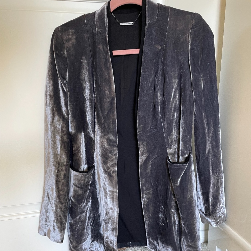 Velvet dark grey blazer by Elie Tahari sz 2